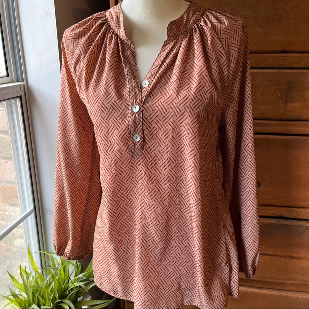 Sincerely Mary Small Top Tan & Red Henley Neckline CUTE